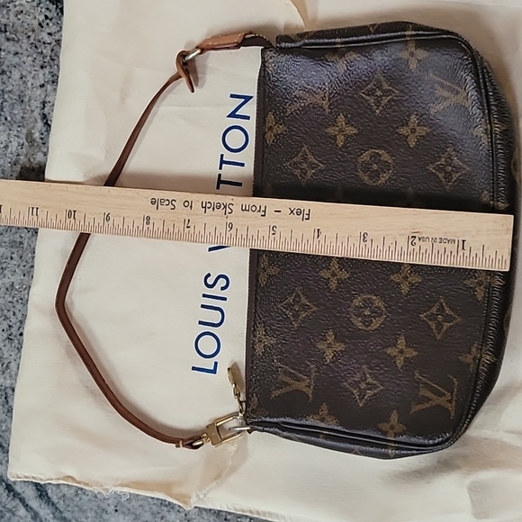 Louis Vuitton Pochette Vintage w/Dust Bag - Picture 9 of 16